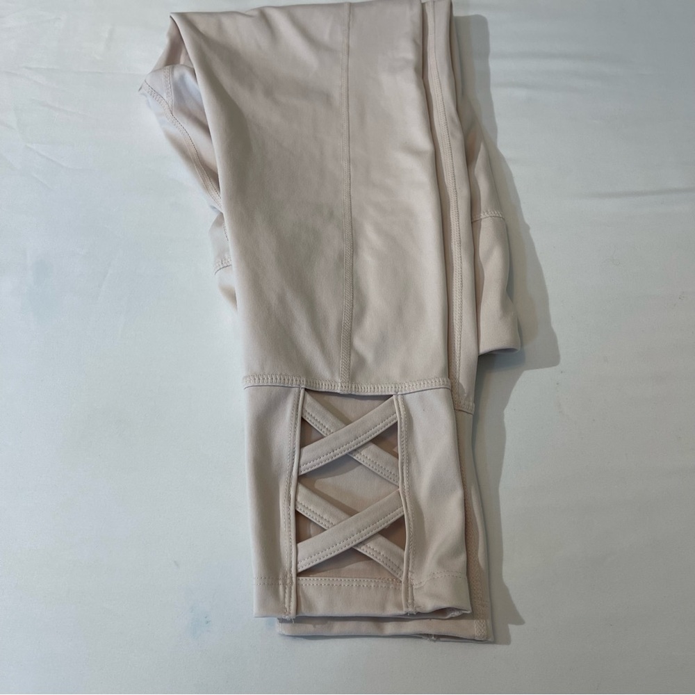 APANA LEGGINGS, WOMENS SIZE M, Good Condition, Preowned - Picture 3 of 3
